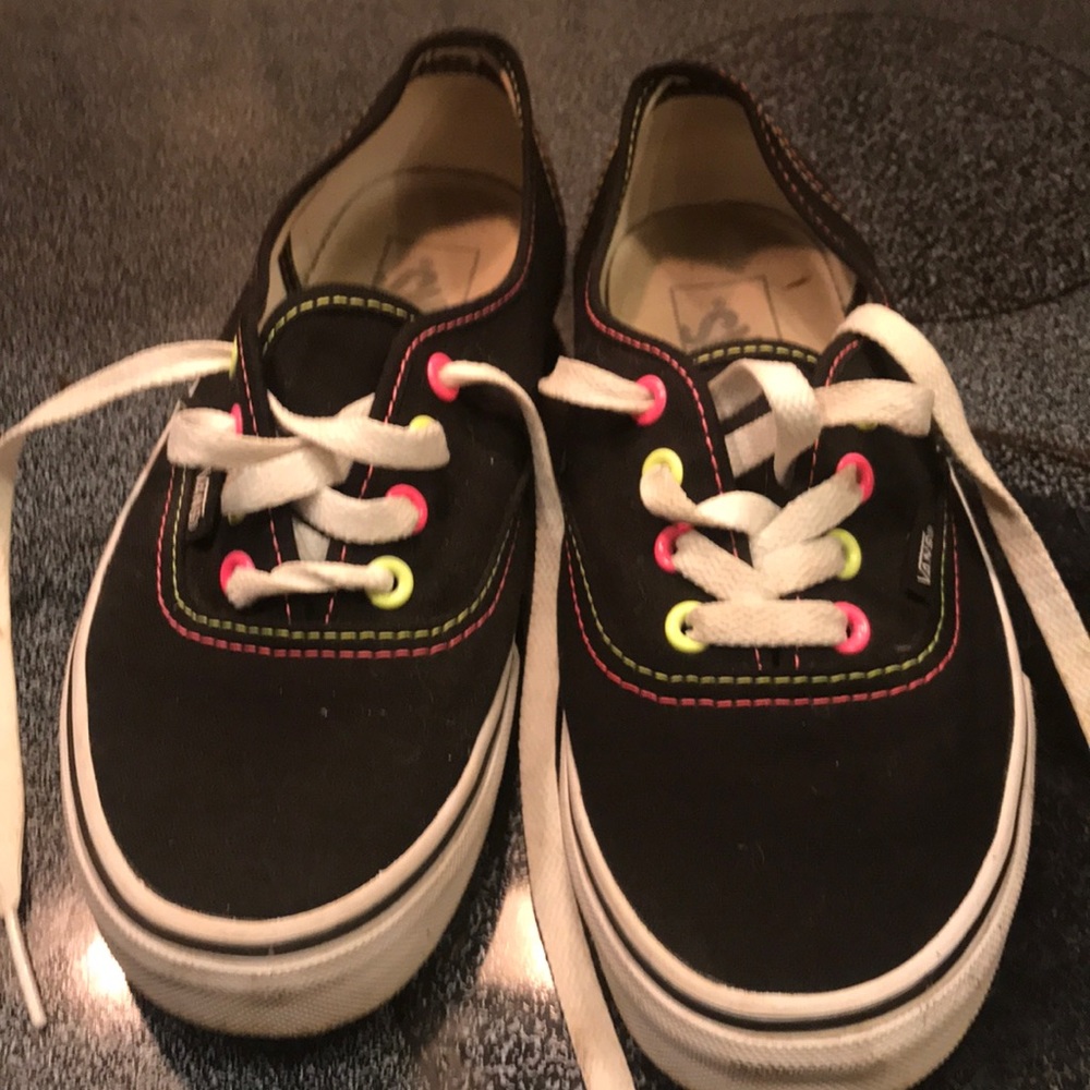 Ladies/Girls VAN’s off the Wall Low
